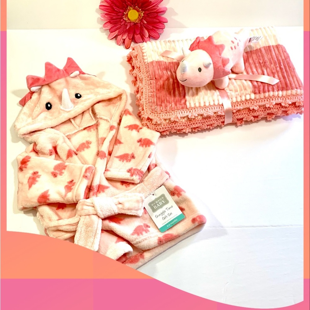 Pink Ceratops Dinosaur Crochet Baby Blanket Robe Set